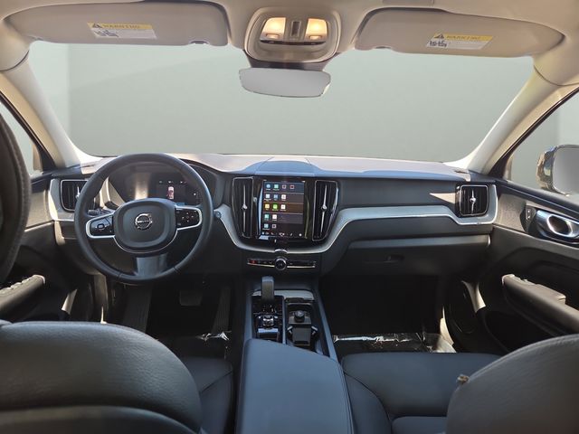 2025 Volvo XC60 B5 Plus photo 2