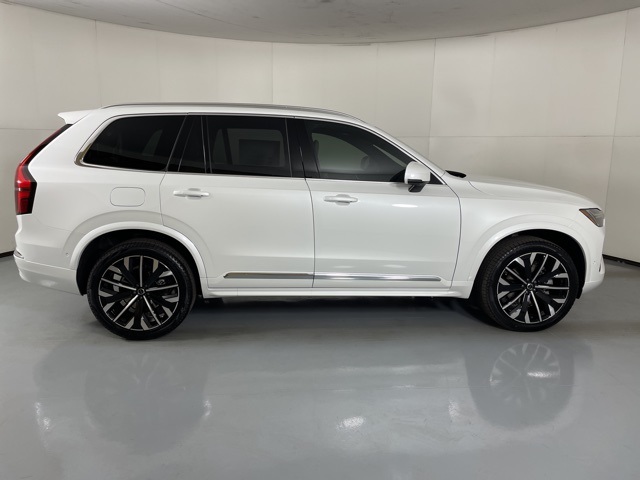 2026 Volvo XC90 AWD Plus photo 9