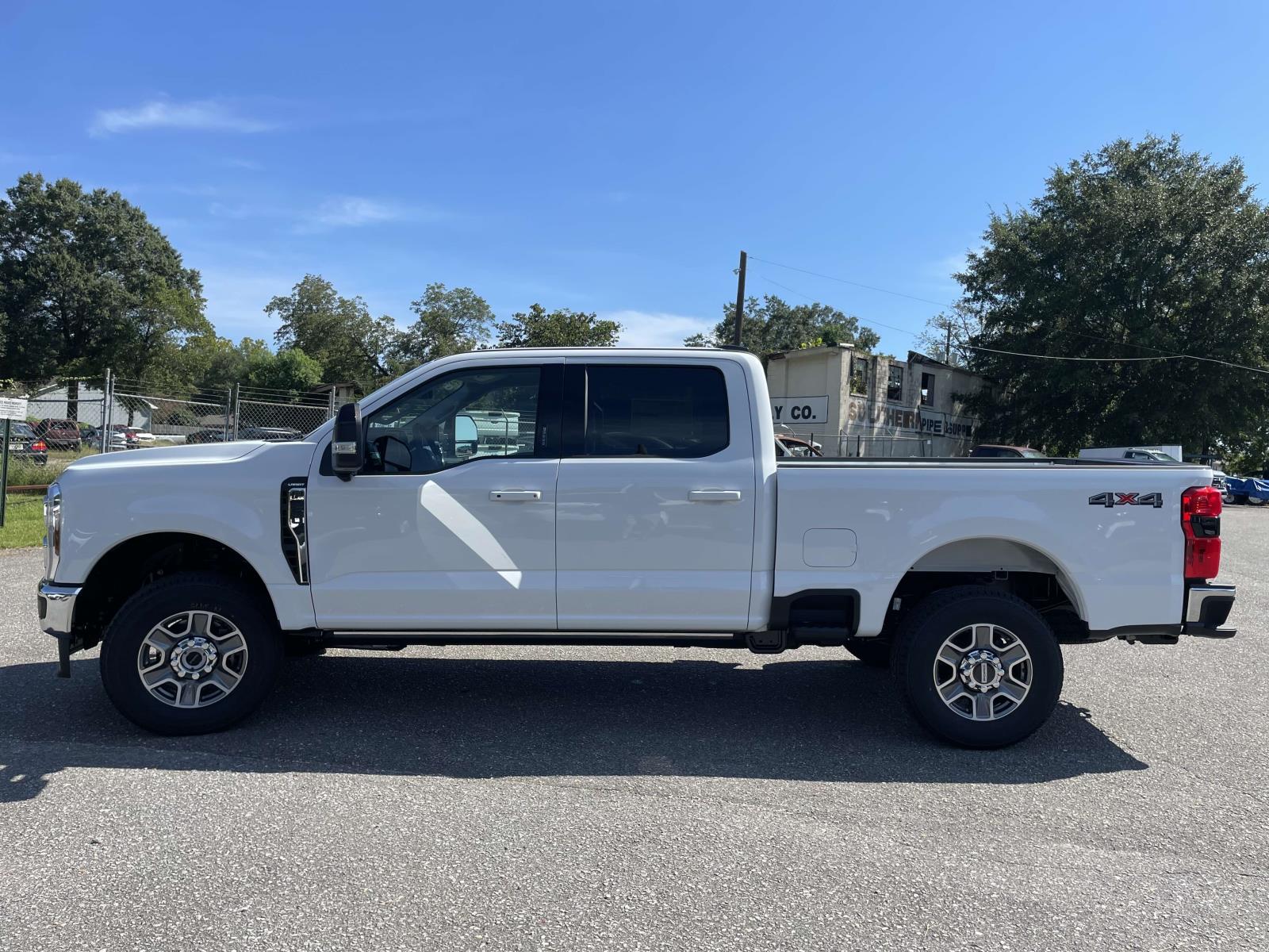 2026 Ford F-250 Lariat photo 6