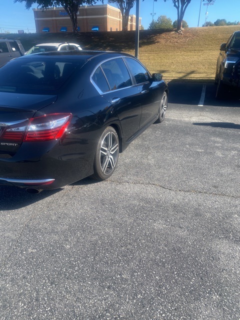 2017 Honda Accord Sport photo 3