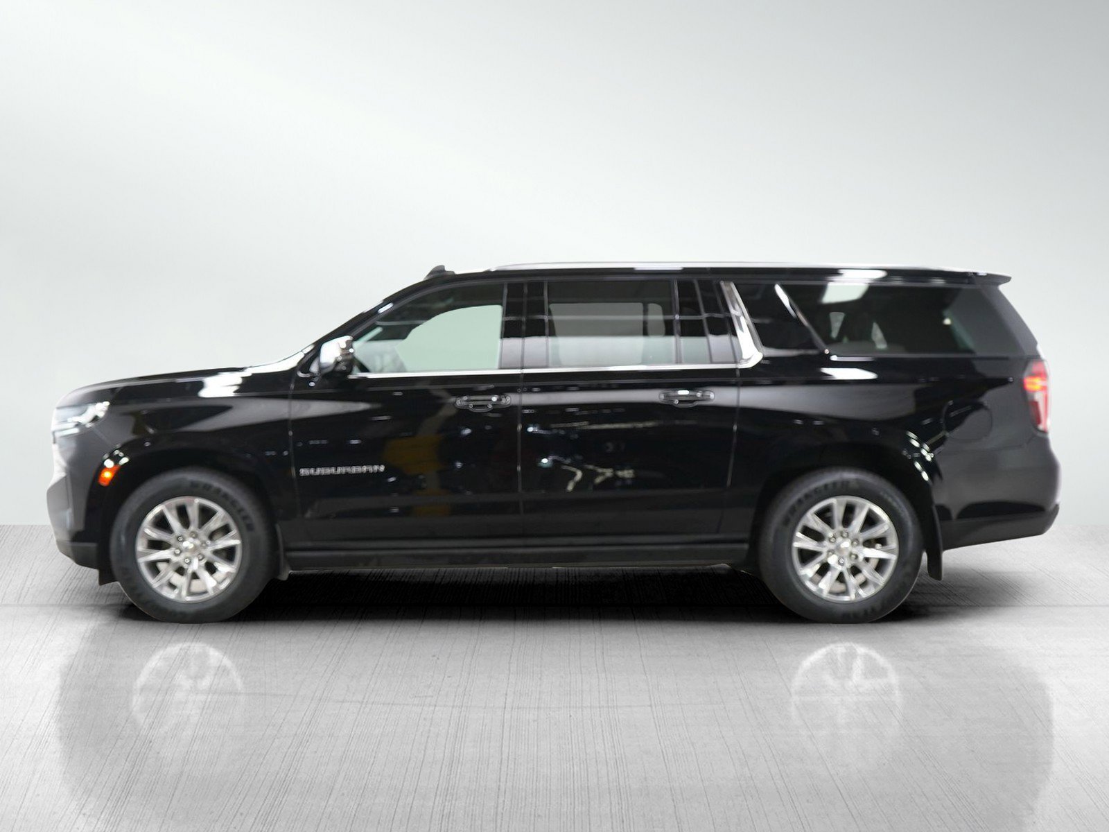 Used 2023 Chevrolet Suburban Premier with VIN 1GNSKFKT2PR368187 for sale in White Bear Lake, Minnesota