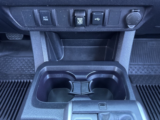 2022 Toyota Tacoma SR5 photo 31