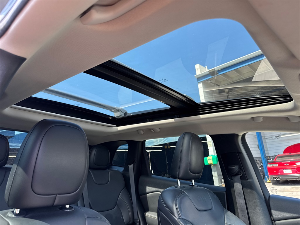 2017 Jeep Cherokee Limited photo 4