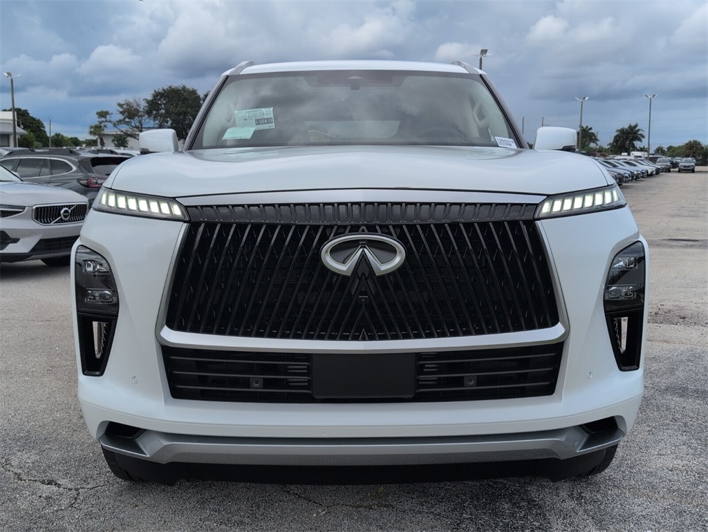2026 Infiniti QX80 Luxe photo 3