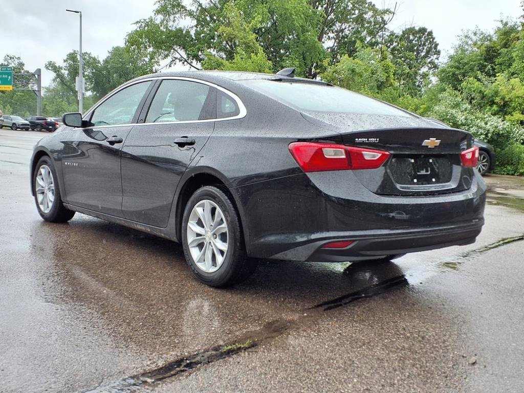 2025 Chevrolet Malibu 1LT photo 4