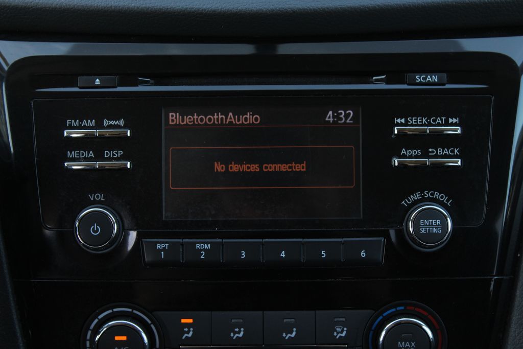 2016 Nissan Rogue S photo 19