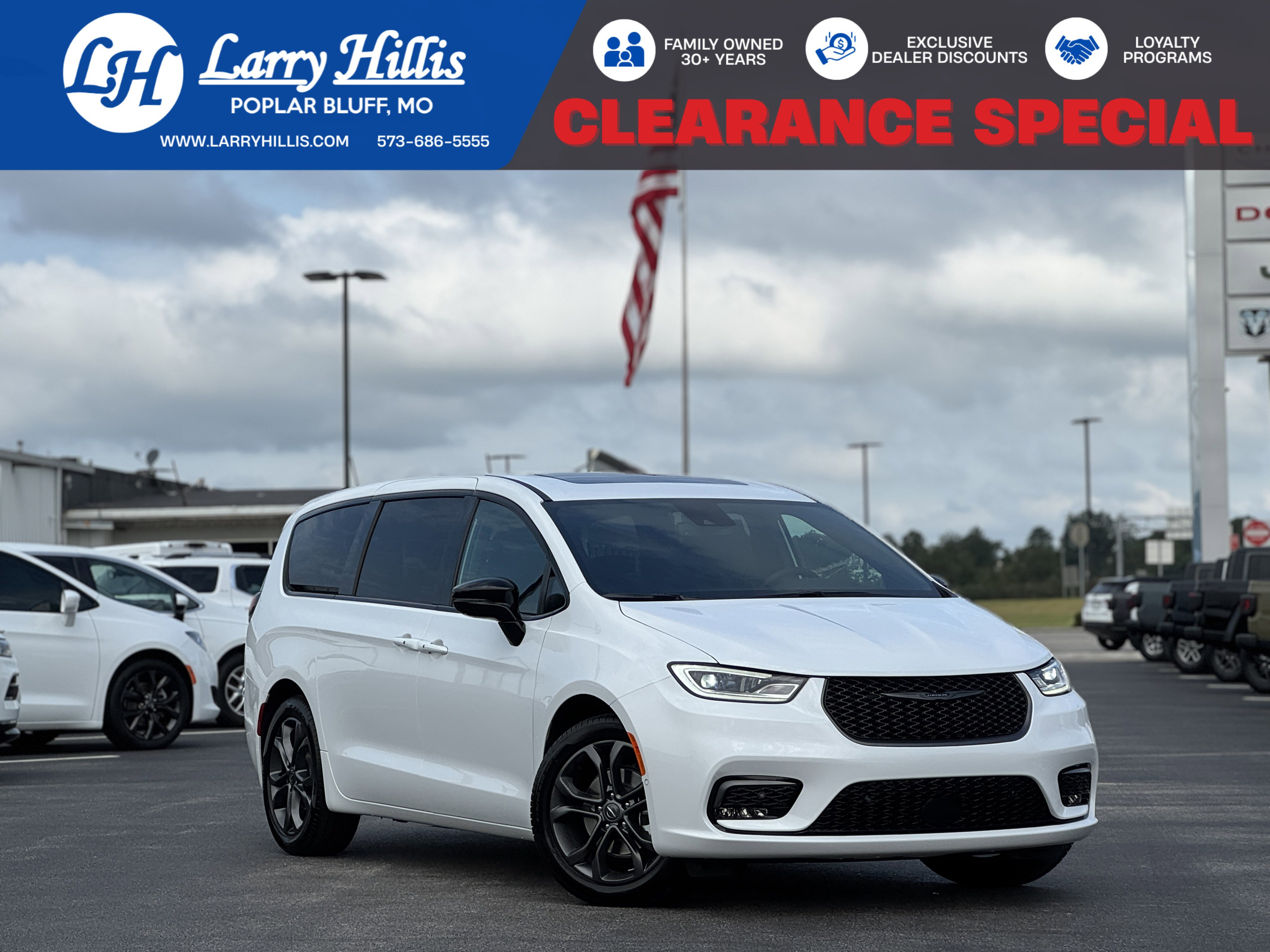 2026 Chrysler Pacifica Limited's photo