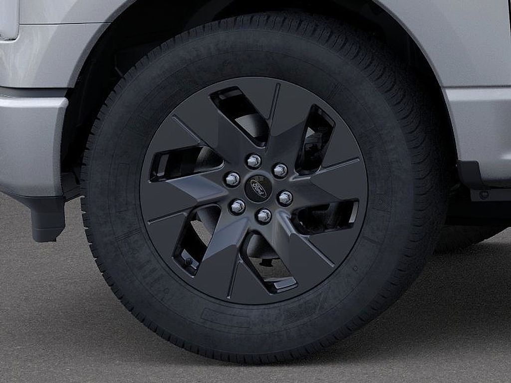 2025 Ford F-150 Lightning photo 19