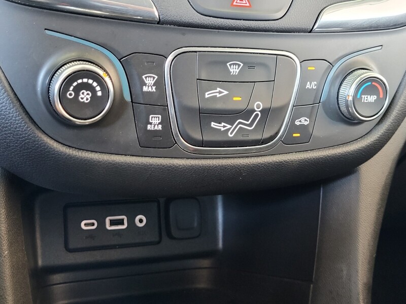 2020 Chevrolet Equinox LT photo 17