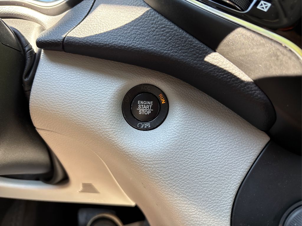 2019 Jeep Cherokee Limited photo 28