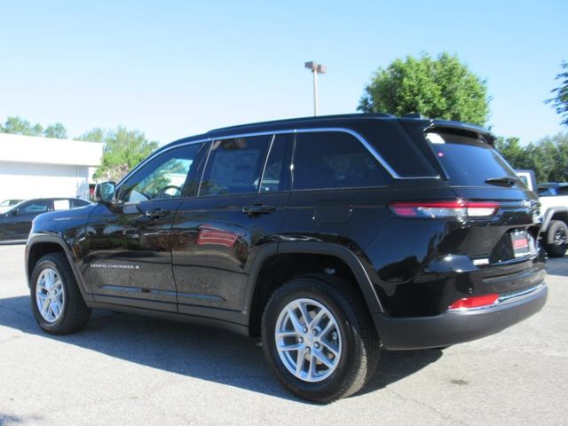 2025 Jeep Grand Cherokee Laredo X photo 4