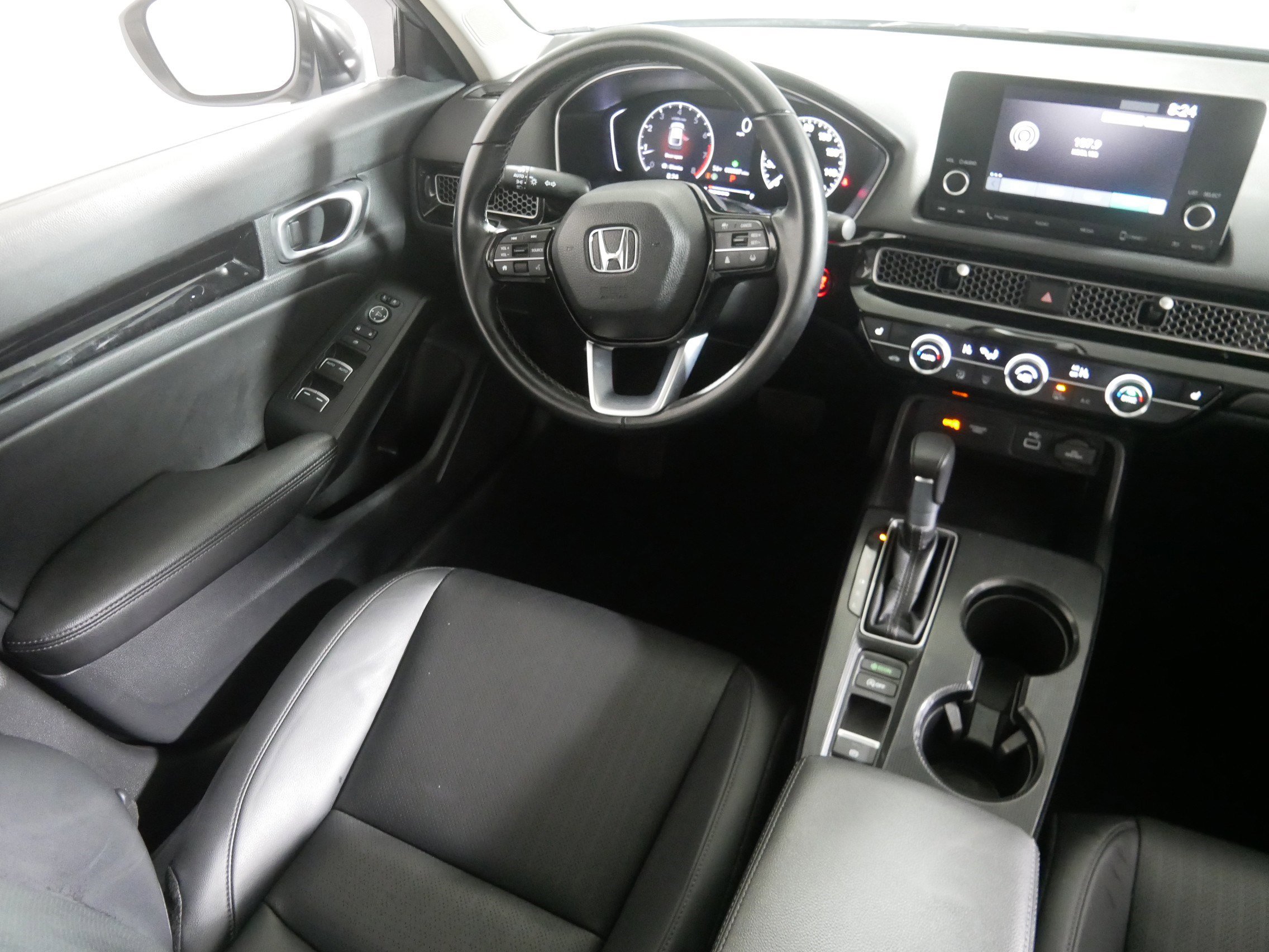 2024 Honda Civic Hatchback EX-L photo 9