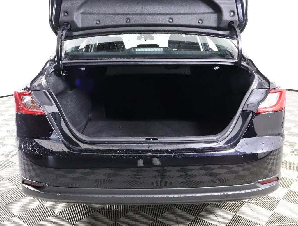 2025 Toyota Camry LE photo 14