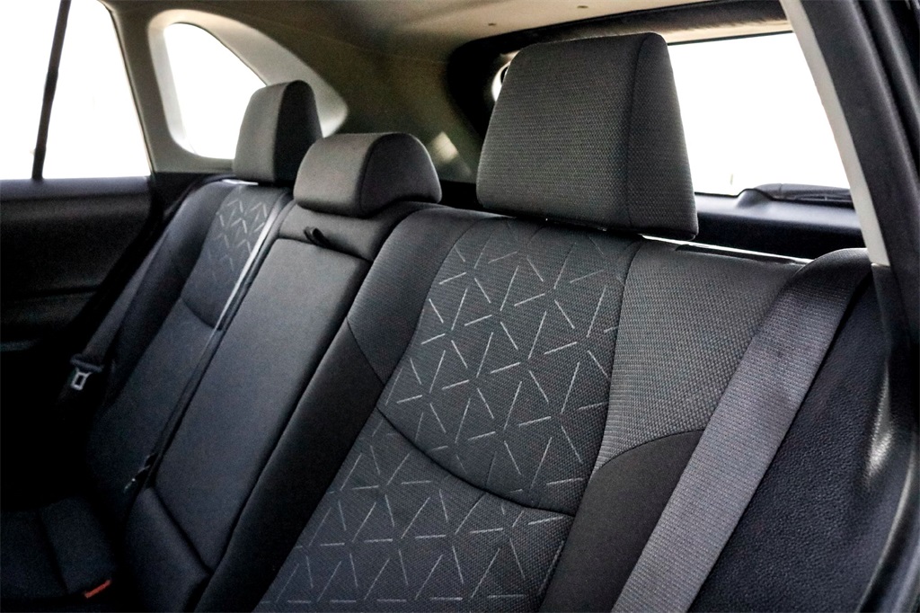 2024 Toyota RAV4 XLE photo 21