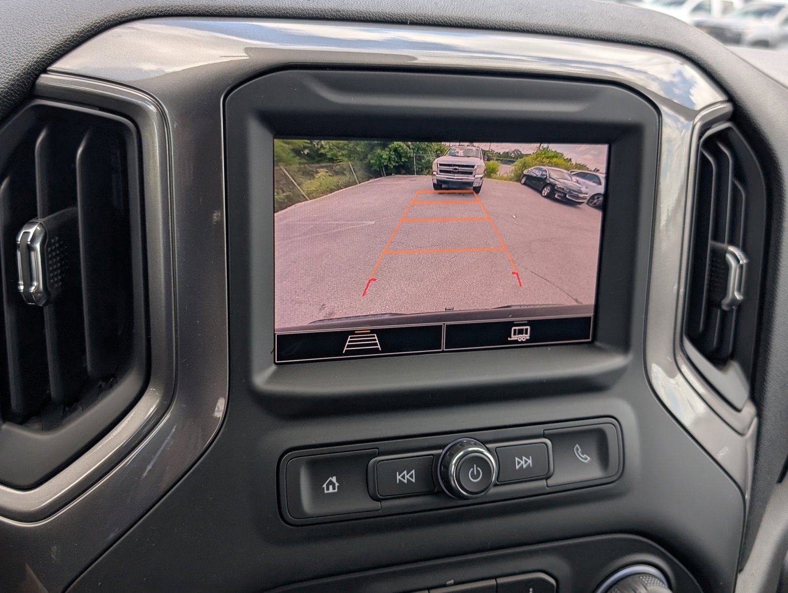 2025 Chevrolet Silverado 1500 Custom photo 8