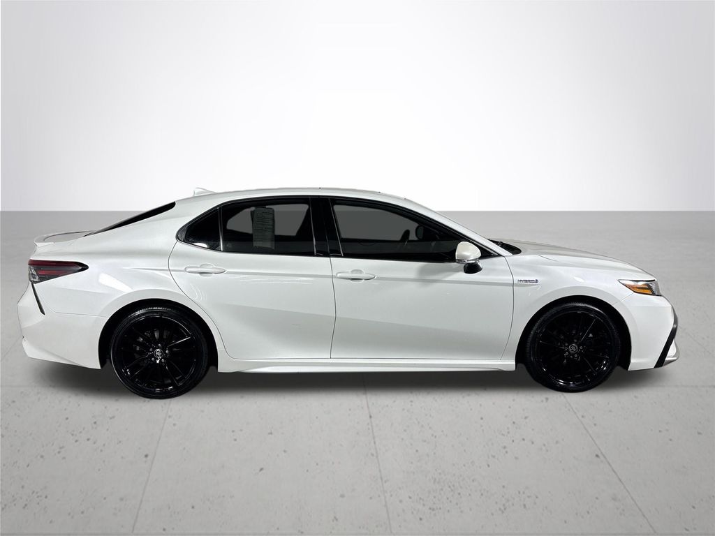 2021 Toyota Camry Hybrid XSE photo 4