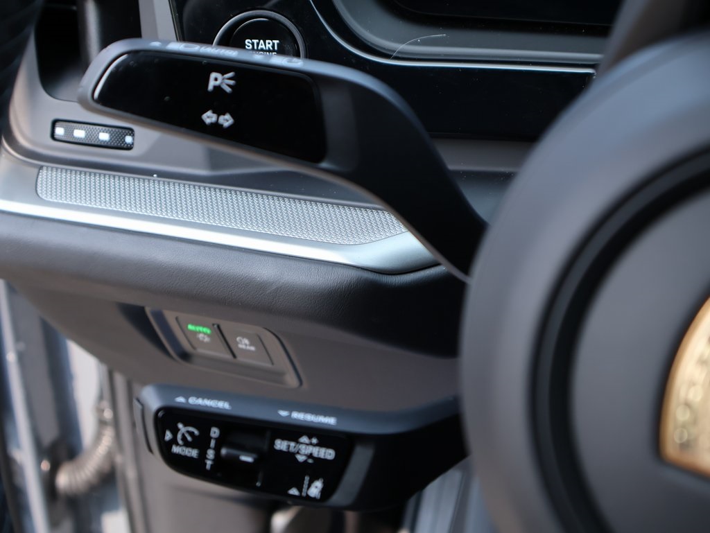 2025 Porsche Cayenne Coupe S photo 30