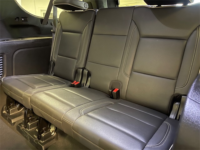 2023 Chevrolet Suburban Premier photo 5