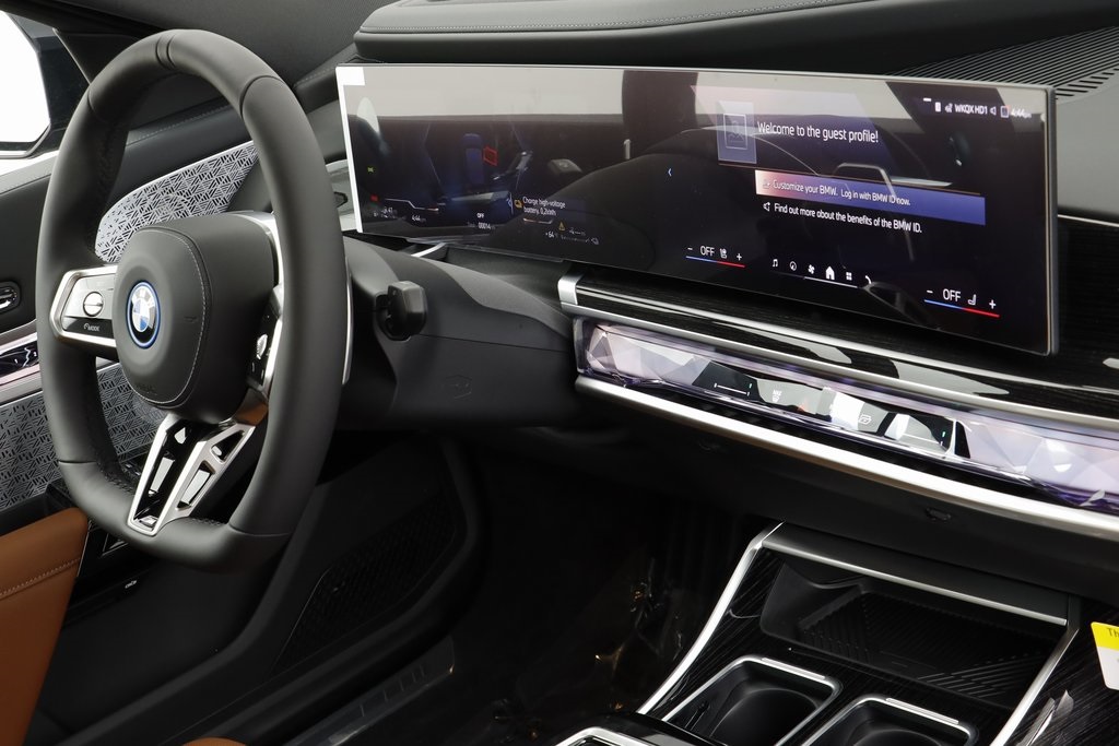 2026 Bmw 750e photo 18