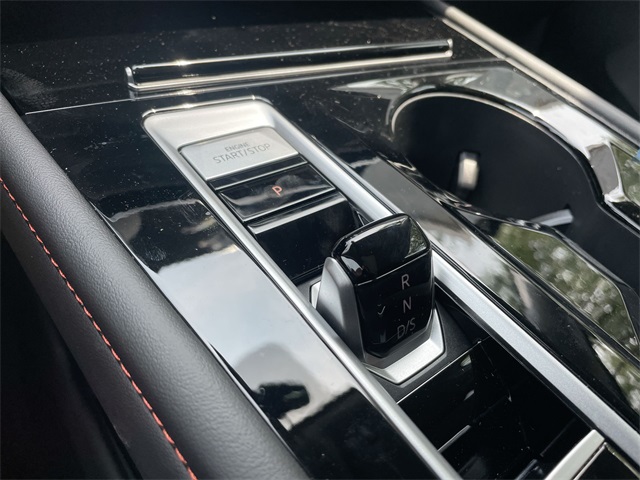 2025 Volkswagen Atlas Peak Edition SE Technology photo 35