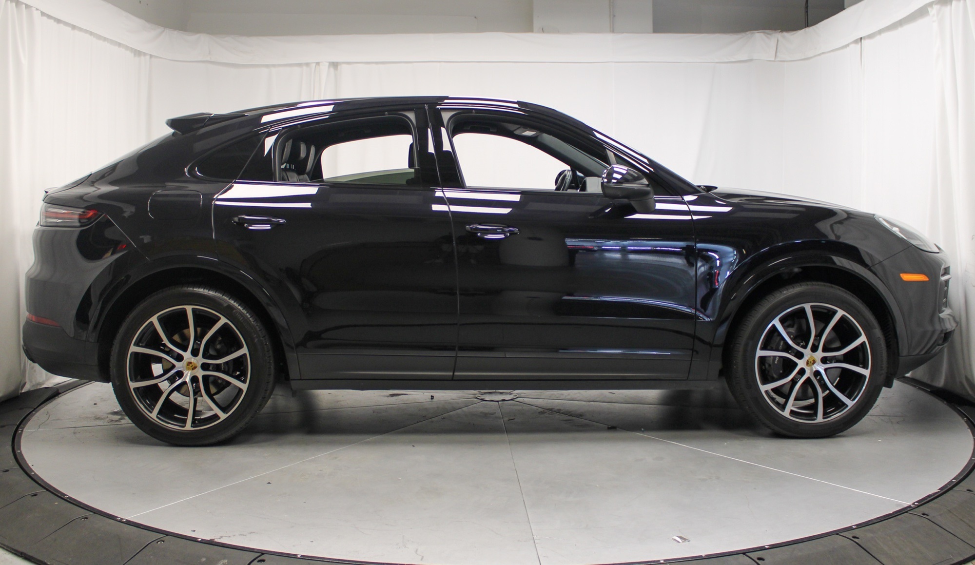 2022 Porsche Cayenne Coupe photo 10