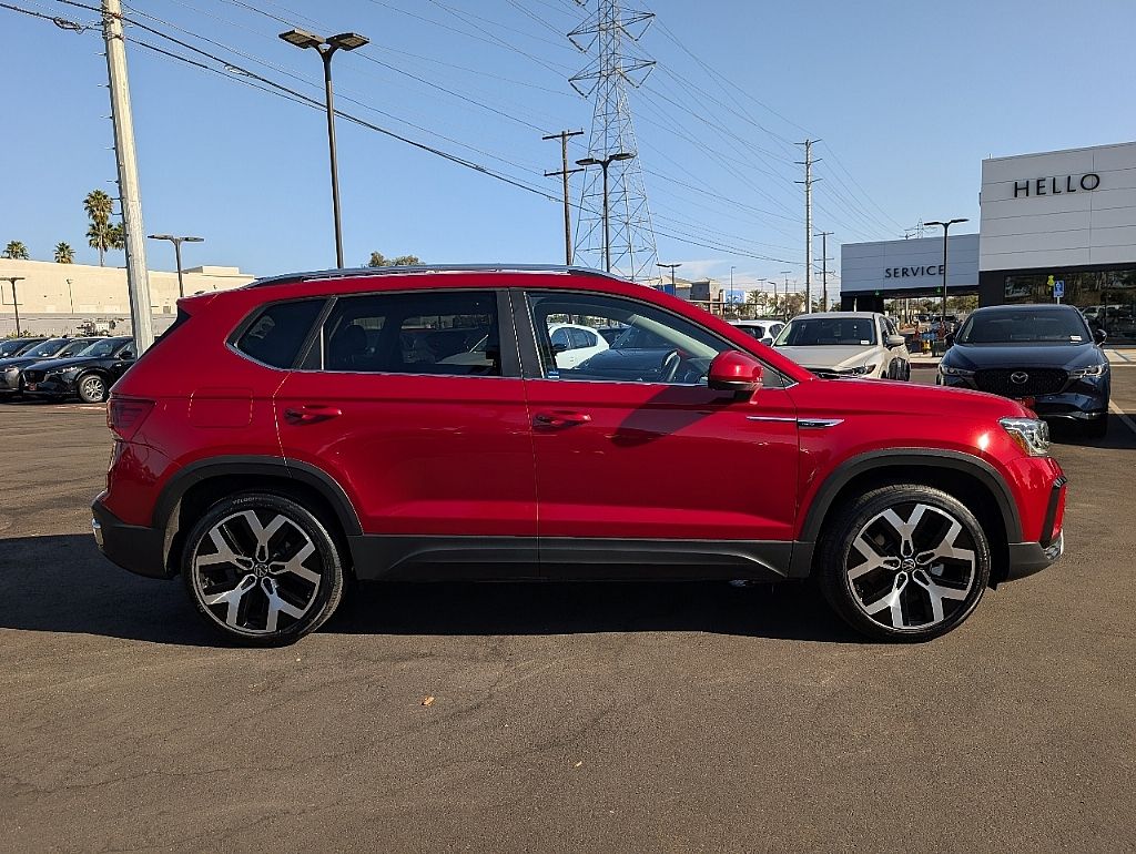 2023 Volkswagen Taos SEL photo 4