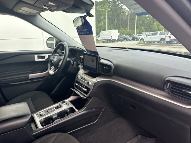 2023 Ford Explorer XLT photo 21