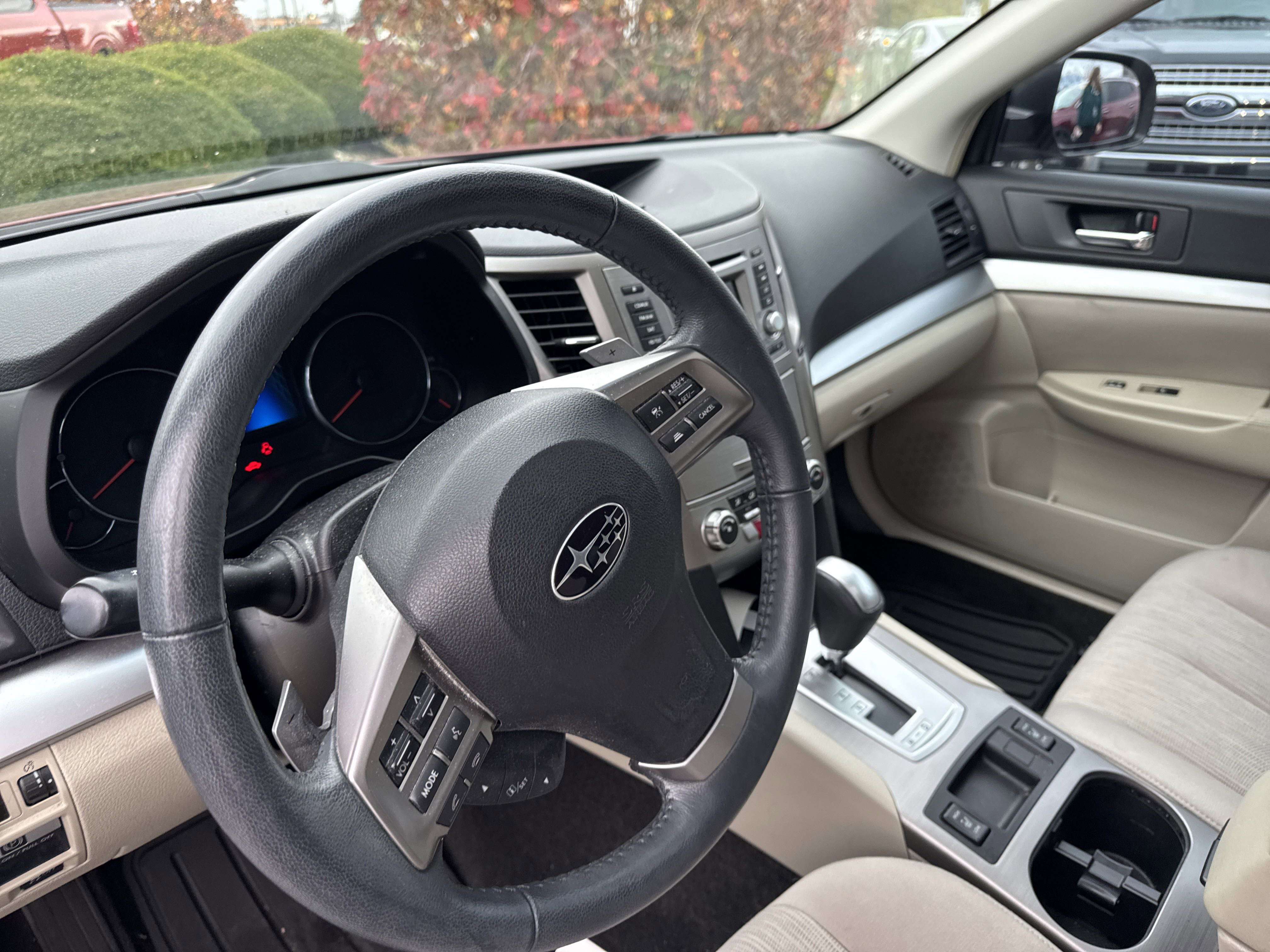 2014 Subaru Outback 2.5i Premium photo 2