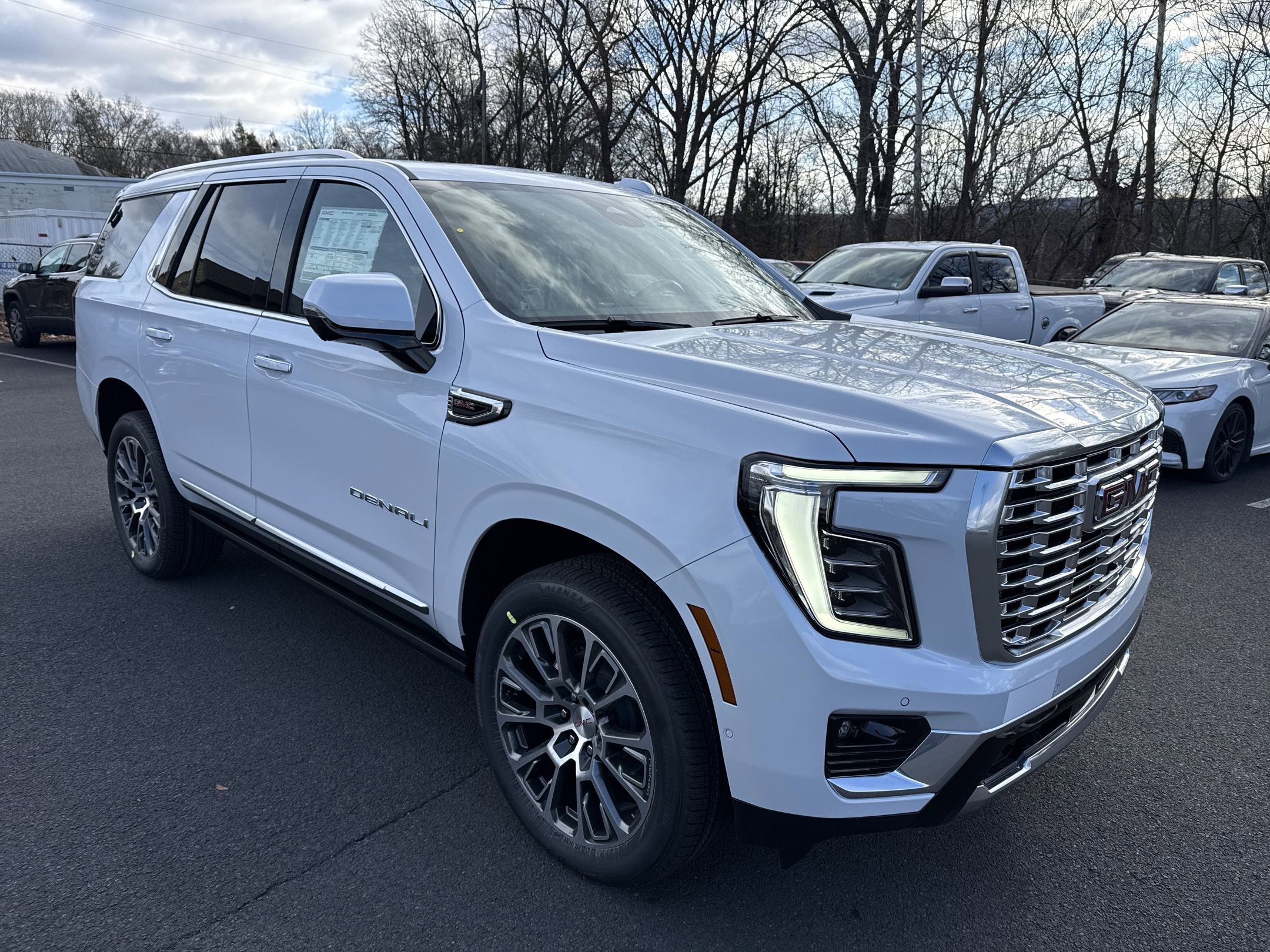 2026 Gmc Yukon Denali photo 2