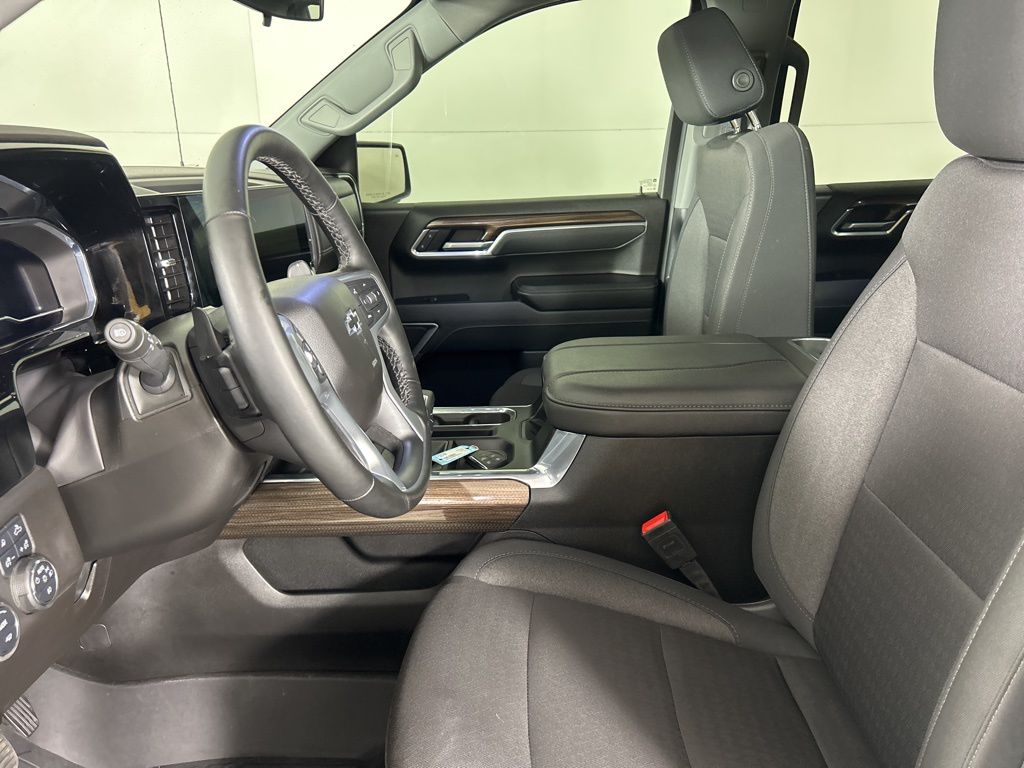 2025 Chevrolet Silverado 1500 RST photo 22