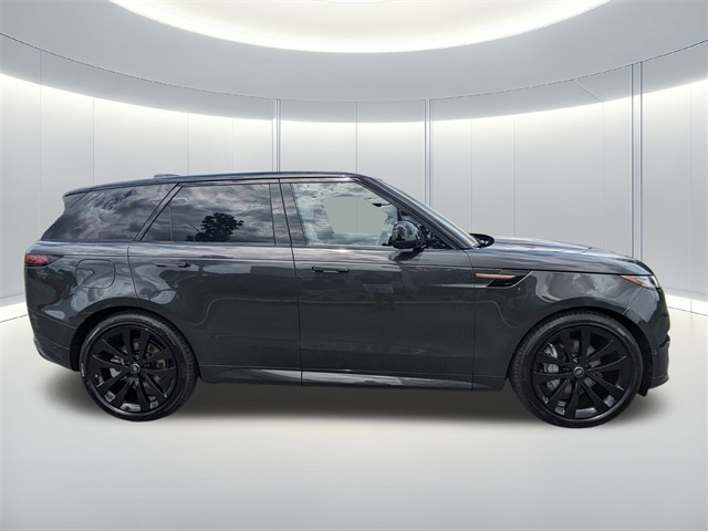 2025 Land Rover Range Rover Sport SE photo 3