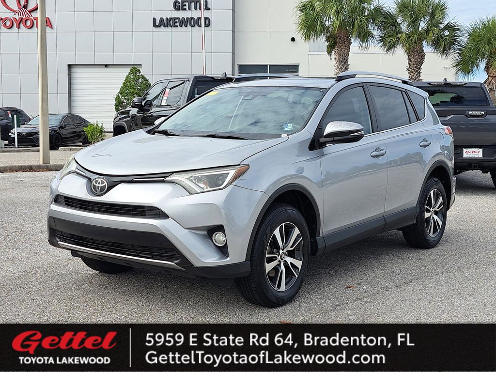 2017 Toyota RAV4 XLE's photo