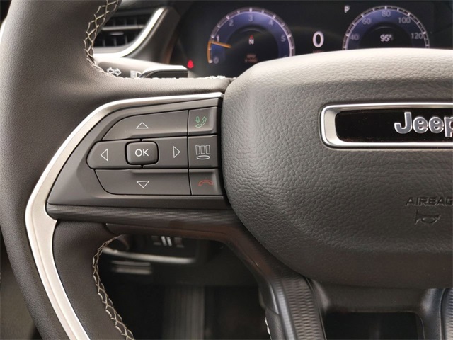2025 Jeep Grand Cherokee Laredo Altitude photo 20