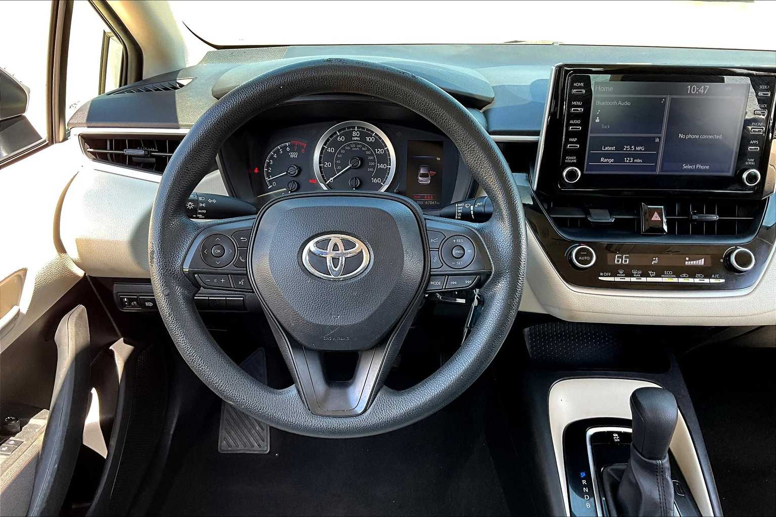 2020 Toyota Corolla LE photo 4