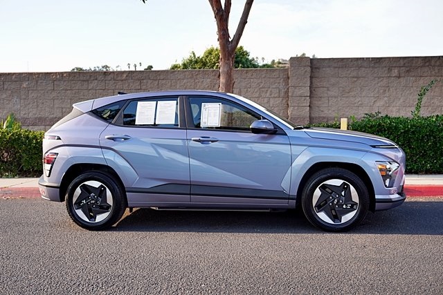 Used 2024 Blue Hyundai SE image 7
