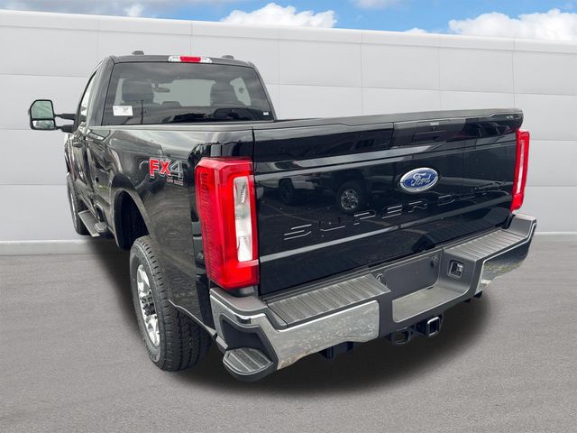 2025 Ford F-350 XLT photo 2