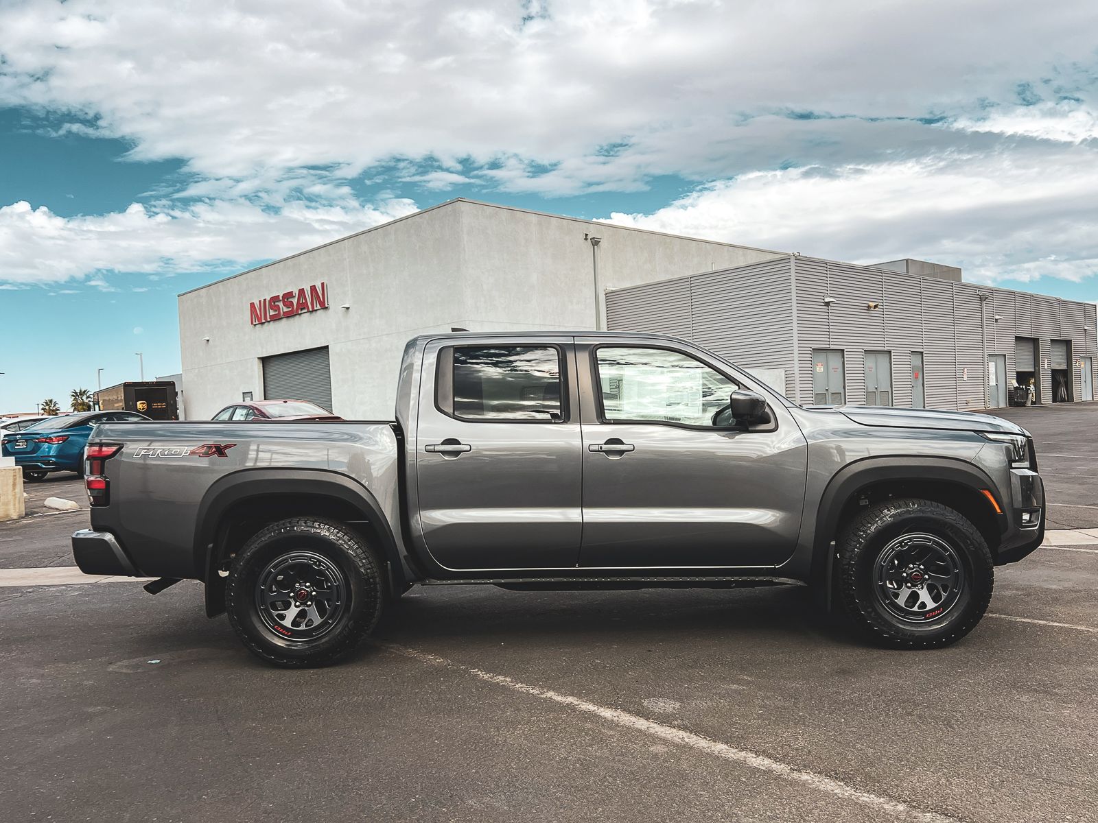 2026 Nissan Frontier Crew Cab PRO-4X photo 2