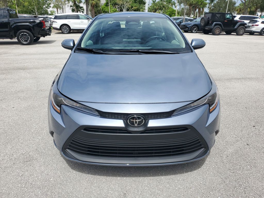2025 Toyota Corolla LE photo 2