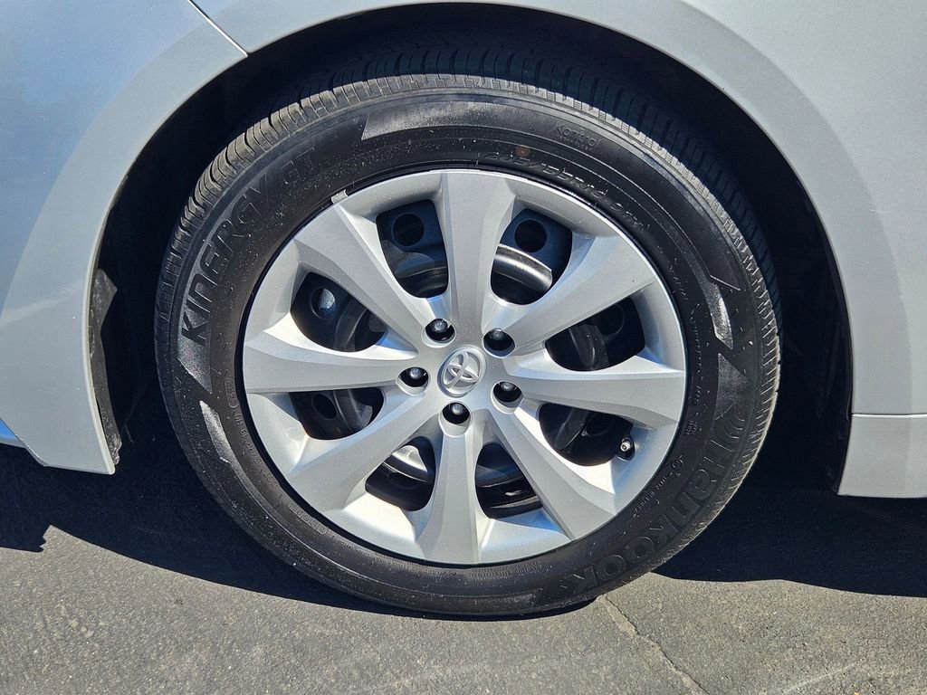 2023 Toyota Corolla LE photo 31