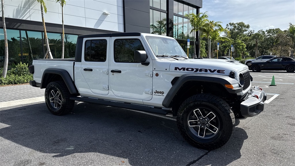 2024 Jeep Gladiator Mojave photo 2