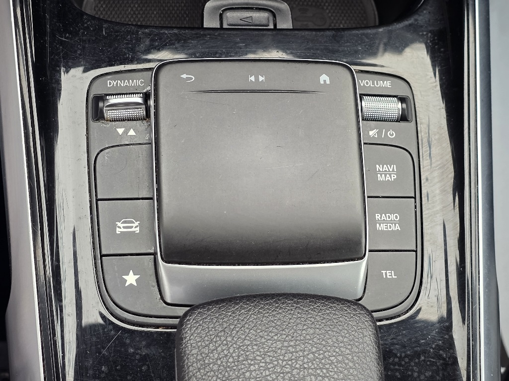 2021 Mercedes Benz GLB 250 photo 18