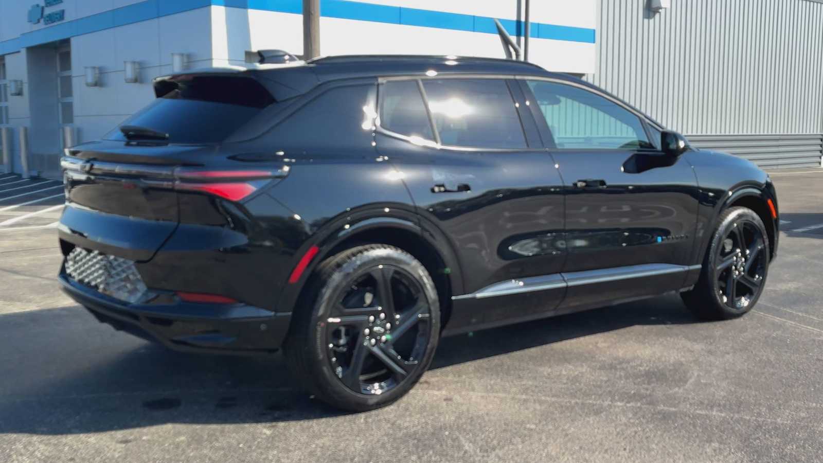 Used 2024 Chevrolet Equinox EV Launch Edition with VIN 3GN7DNRP7RS174483 for sale in Milwaukee, WI