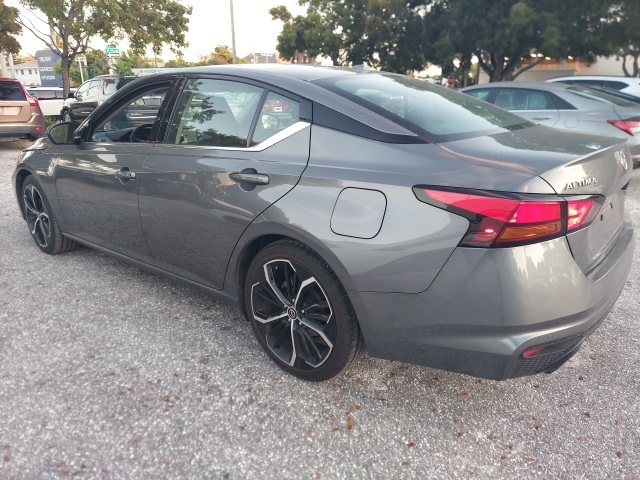 2024 Nissan Altima 2.5 SR photo 4