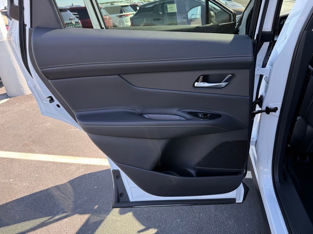 2025 Nissan Murano SL photo 12