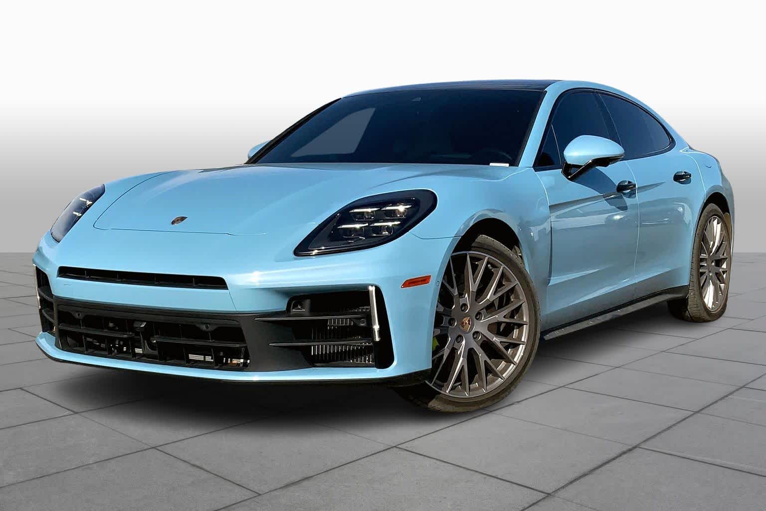 2025 Porsche Panamera 4 E-Hybrid's photo