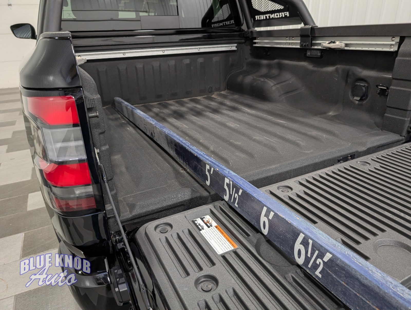 2024 Nissan Frontier SV photo 2