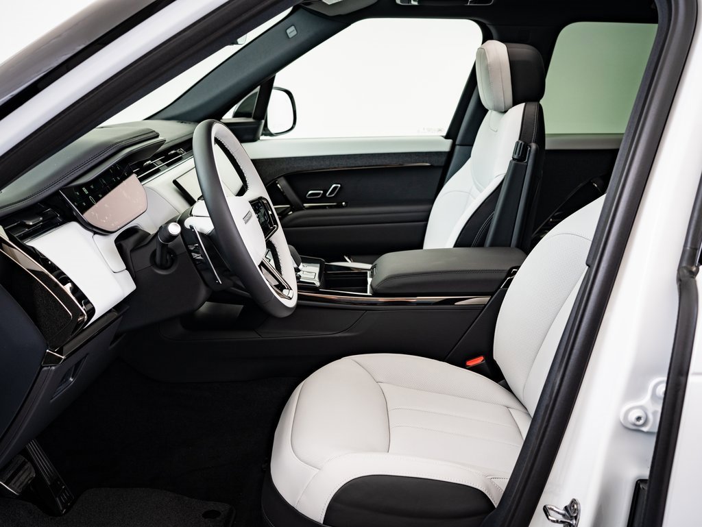 2025 Land Rover Range Rover Sport SE photo 19