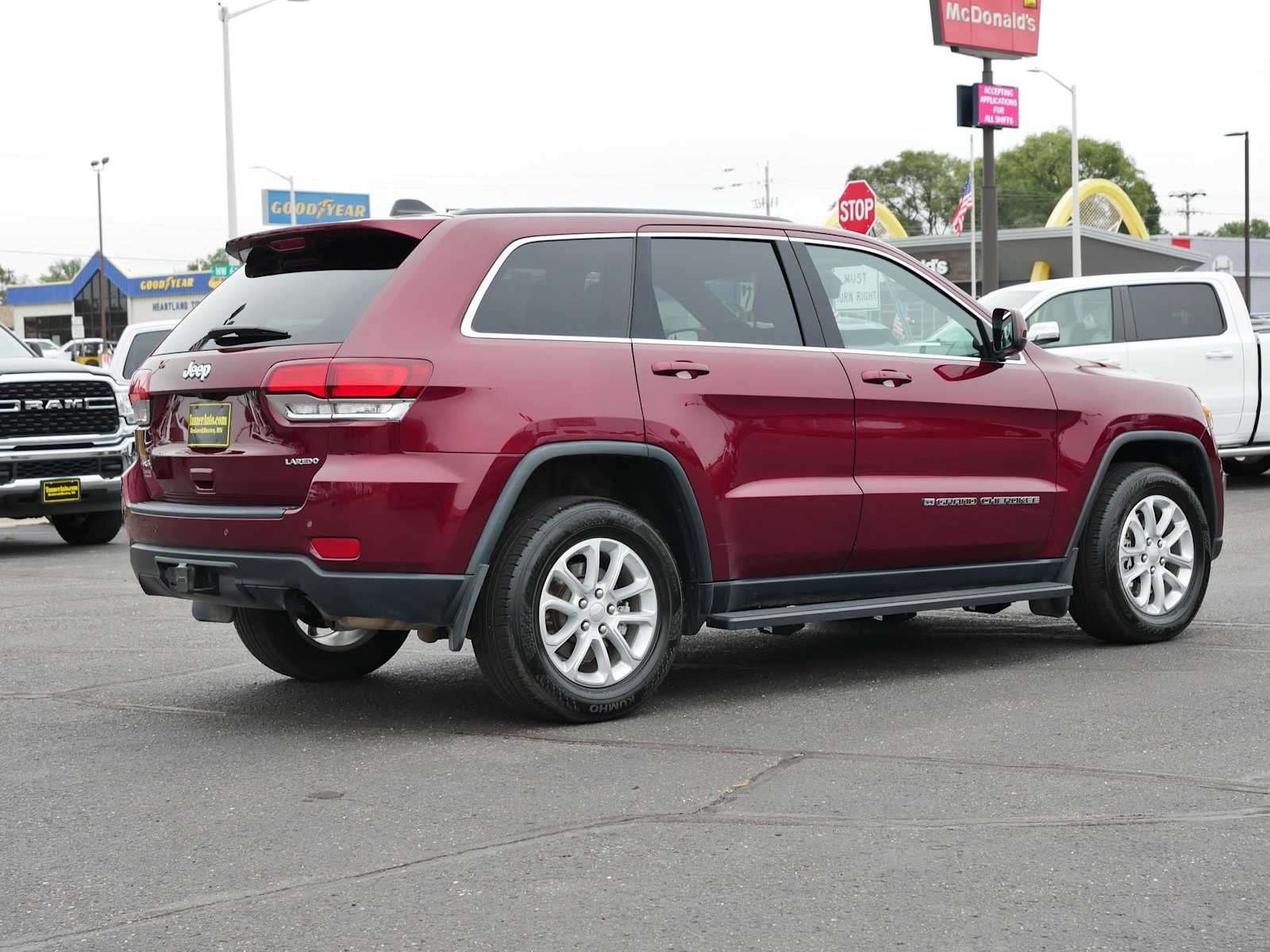 2022 Jeep Cherokee Laredo photo 6