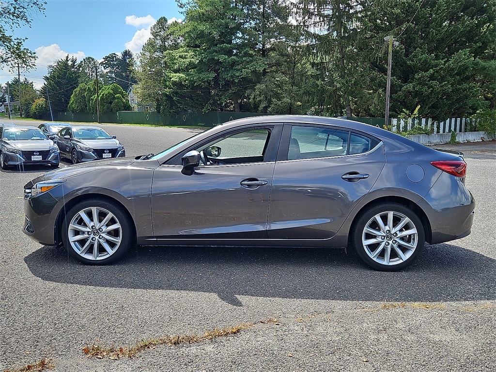 2017 Mazda Mazda3 Grand Touring photo 4