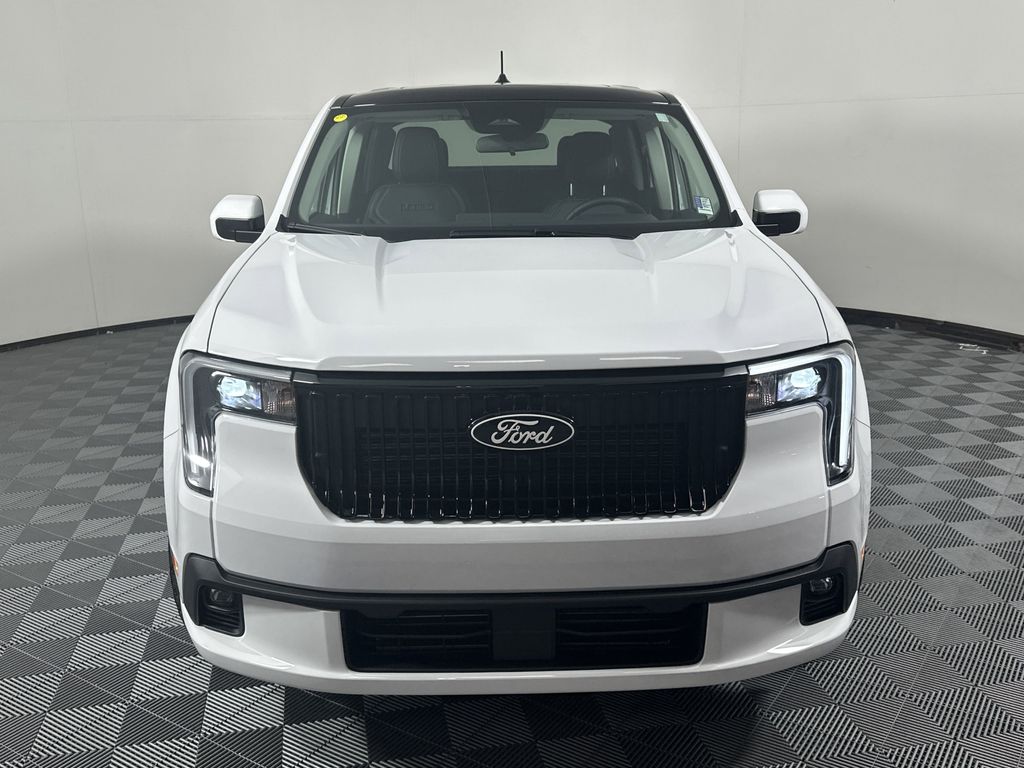 2025 Ford Maverick photo 2